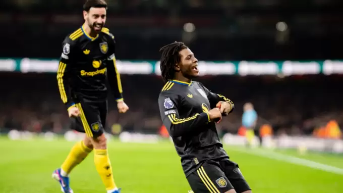 Manchester United'dan lider Arsenal'e ağır darbe!