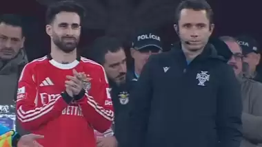 Rafa Silva ilk maçına çıktı, Mourinho farka koştu