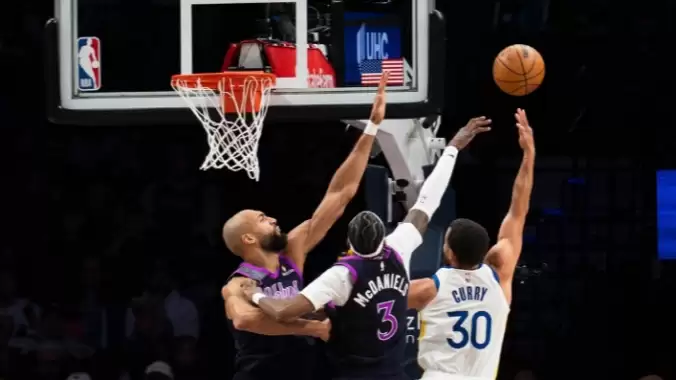 Warriors, Timberwolves'a deplasmanda fark attı: Stephen Curry tarihe geçti!