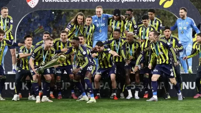 Fenerbahçe'ye transfer olan yıldıza olay sözler: Takımdan ayrılmasına sevindik