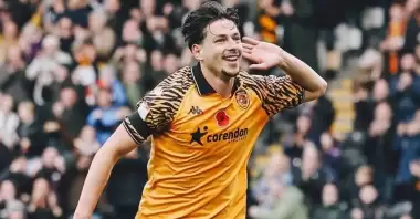 Hull City'i Enis Destan'ı yolladı! İşte yeni takımı...