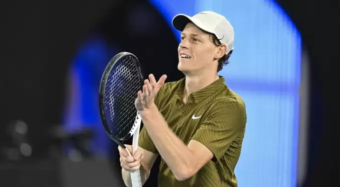 Avustralya Açık'ta Sinner, yarı finale çıktı