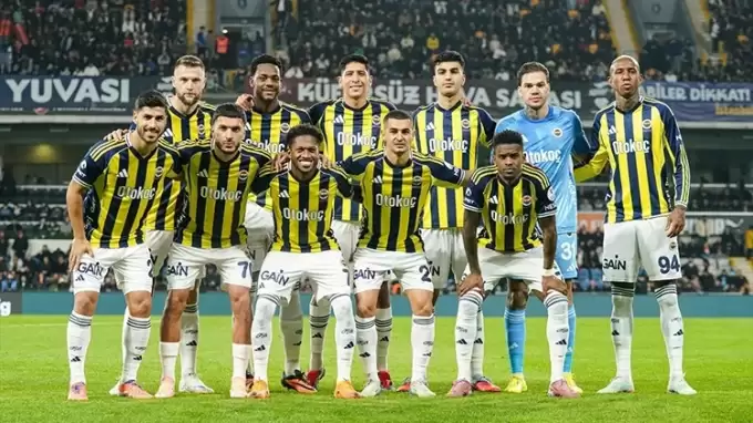 Fenerbahçe'nin FCSB maçı kamp kadrosu açıklandı! Yıldız isim kadrodan çıkarıldı...