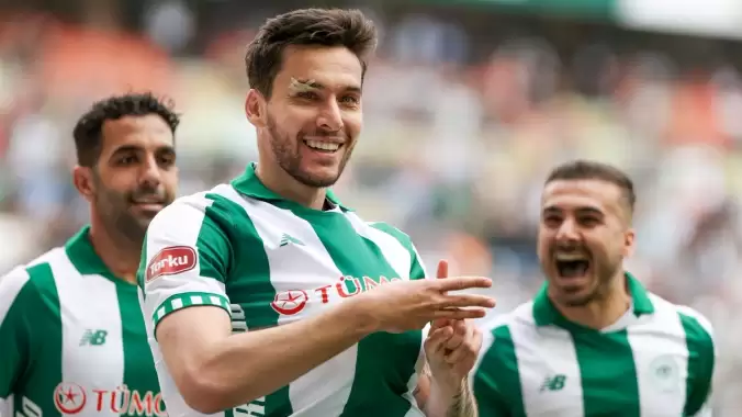 Trabzonspor'da Umut Nayir geliyor, 2 futbolcu gidiyor: İşte anlaşmanın detayları!