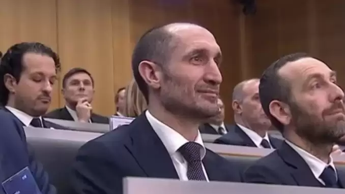 Kuradan Galatasaray'ın çıktığını gören Chiellini'nin bakışı olay oldu