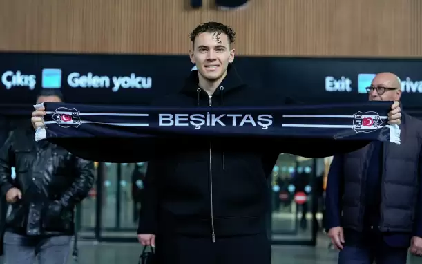 Kristjan Asllani, Beşiktaş'ın 195. yabancı futbolcusu oldu