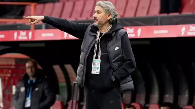 İsmini kimse bilmiyordu! Küme düşer denilen takımın başına geçti, tarih yazıyor