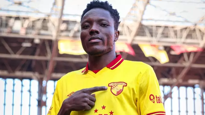 Göztepe'de 3,5 yıllık imza! Formayı giydi...