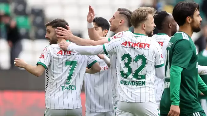 Konyaspor, evinde gol oldu yağdı!