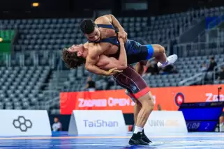 Milli güreşçi Yüksel Sarıçiçek Zagreb'te şampiyon oldu