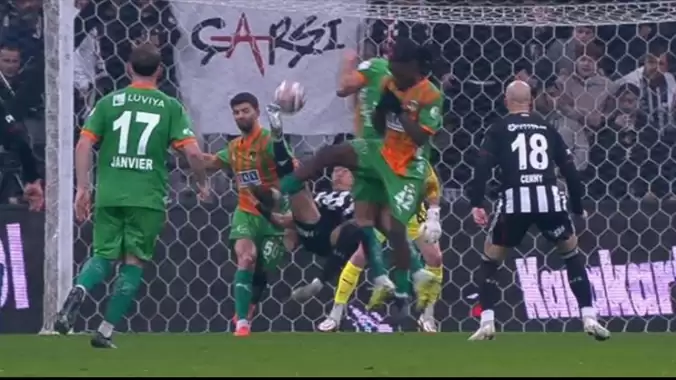 Hyeon-Gyu Oh, attığı röveşata golüyle tüm dünyada adından söz ettirdi