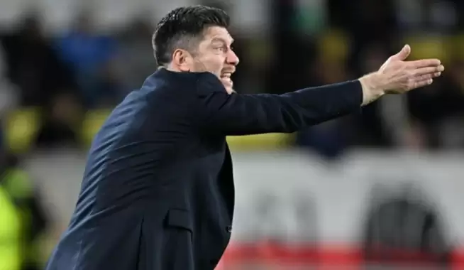 Monaco, diplomasız teknik direktörü için servet ödüyor