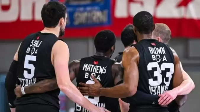 Beşiktaş’tan ırkçı pankarta sert tepki: Hukuki süreç başlatıldı