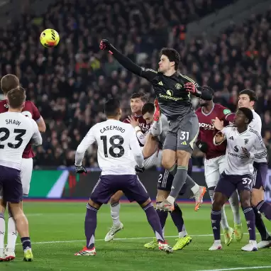 Manchester United 1 puanı 90+5'te aldı!