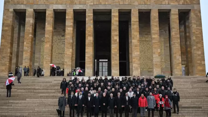 Gençlerbirliği yönetimi, Anıtkabir'i ziyaret etti
