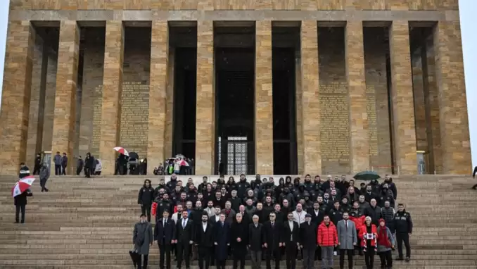 Gençlerbirliği yönetimi, Anıtkabir'i ziyaret etti