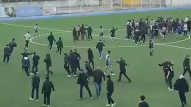 Adana'da maç heyecanı çıkan kavgayla yarıda kaldı