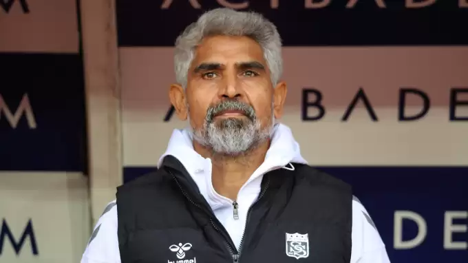 İsmet Taşdemir, Sivasspor'da ilk maçına çıktı