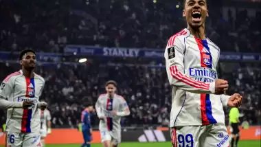 Lyon seriye bağladı