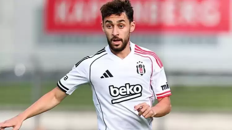 Ekrana yansıyan görüntüsü olay olmuştu! Sosyal medyadan özür diledi