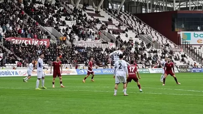 Bordo-Beyazlılarda kriz büyüyor! Bir teknik direktör daha gitti