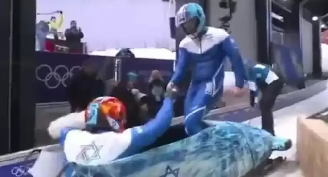 İsviçreli spiker, canlı yayında soykırım destekçisi İsrailli sporcuyu ifşa etti