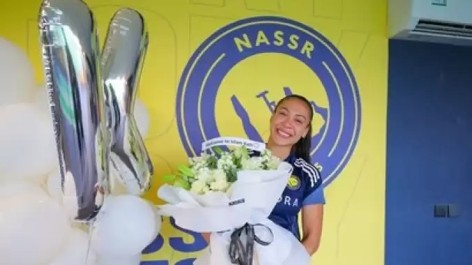 Brezilyalı kadın futbolcu Müslüman oldu