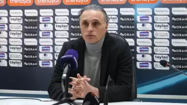 Mustafa Gürsel: "Çok değişik şeyler yaşıyoruz"