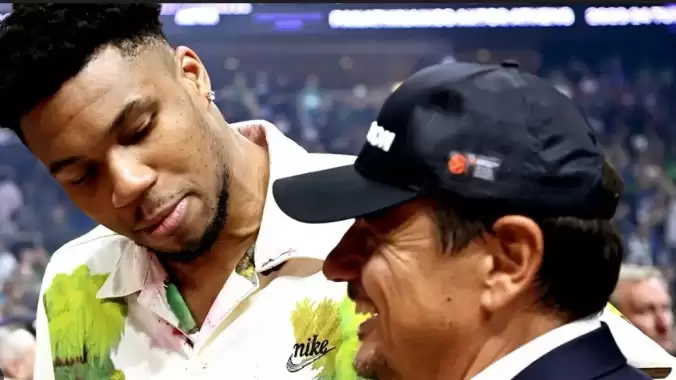 Antetokounmpo'dan Ergin Ataman'a saygı duruşu! 