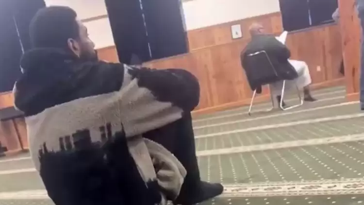 Ünlü NBA yıldızı camide ibadet ederken görüntülendi