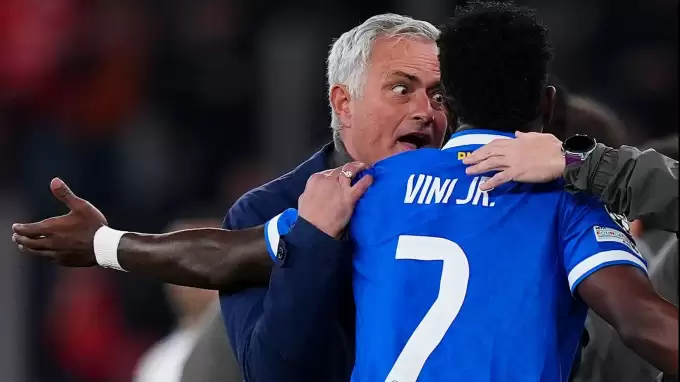 Vincent Kompany: "Vincius olayında Mourinho hata yaptı"