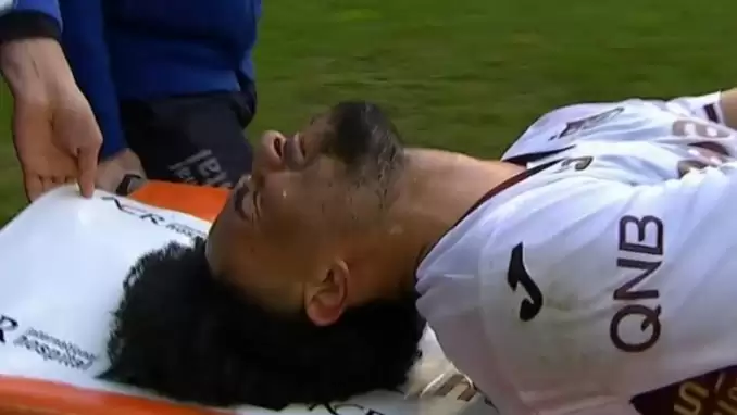 Gaziantep'de korkutan görüntü! Trabzonspor'un yıldızı, sedyeyle saha dışına alındı