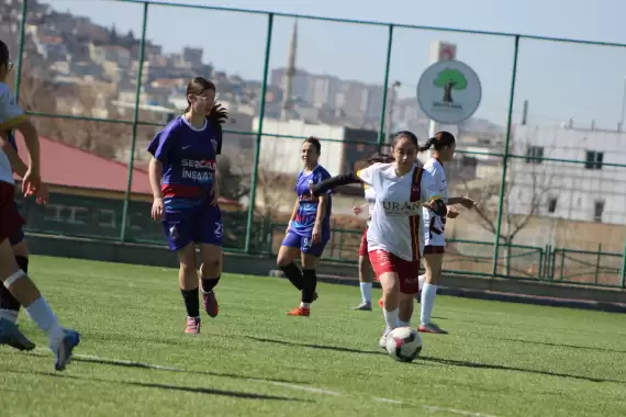 Kayseri Kadın FK’dan 10 gollü şampiyonluk provası