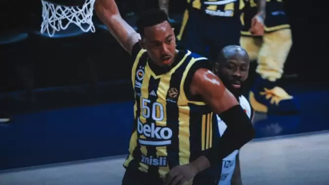 Olay pankarta İstanbul'da yanıt geldi! Fenerbahçe, Partizan'ı yine geçti...