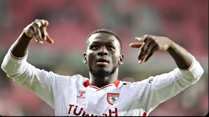 Marius Mouandilmadji, performansıyla kendinden söz ettiriyor