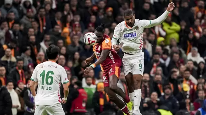 Wilfried Singo'dan Liverpool'a hodri meydan: "Bu zorlu maçı atlatacağız"