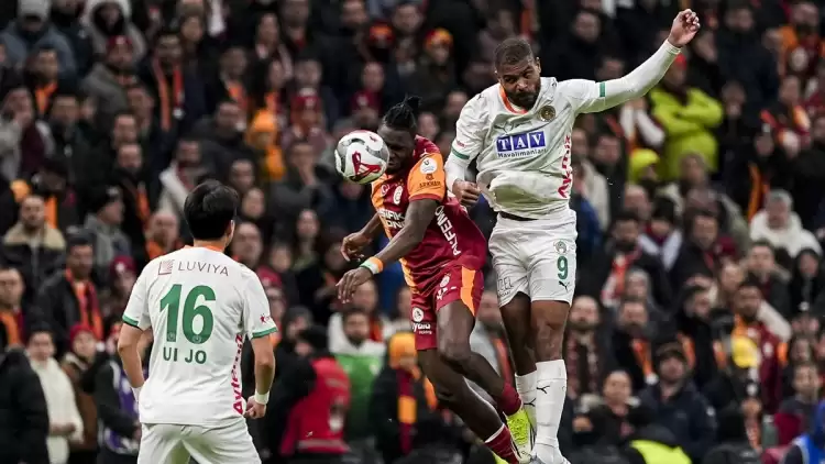 Wilfried Singo'dan Liverpool'a hodri meydan: "Bu zorlu maçı atlatacağız"