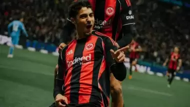 Riera ile yeniden doğuş! Frankfurt seriye bağladı