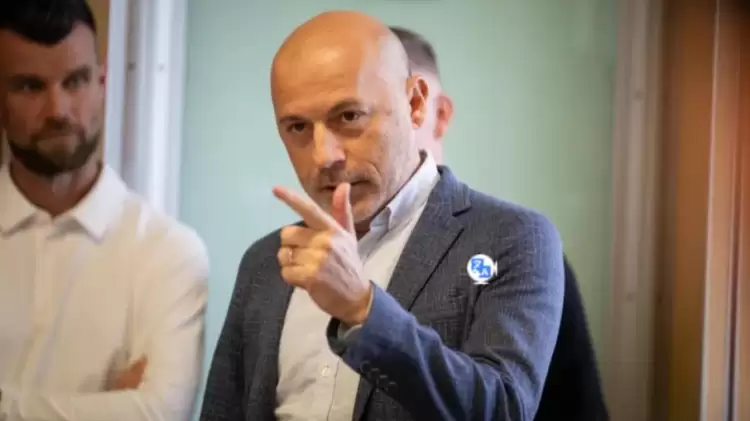 Cüneyt Çakır Dubai'de mahsur kaldı