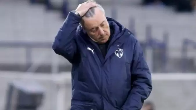 Galatasaray'ın eski hocası Torrent'e şok! Taraftar isyan etmişti... 