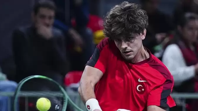 Milli tenisçi Yankı Erel'in maçı güvenlik alarmı nedeniyle yarıda kaldı