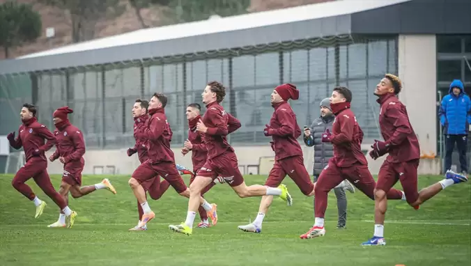 Başakşehir maçı öncesinde Trabzonspor'a kötü haber! Yıldız futbolcu kadrodan çıkarıldı