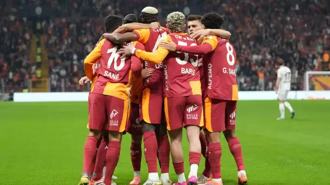 Galatasaray, Beşiktaş karşısında ilk peşinde