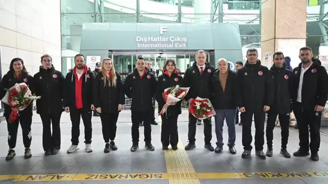 7 madalya alan milli atıcılar Türkiye'ye döndü