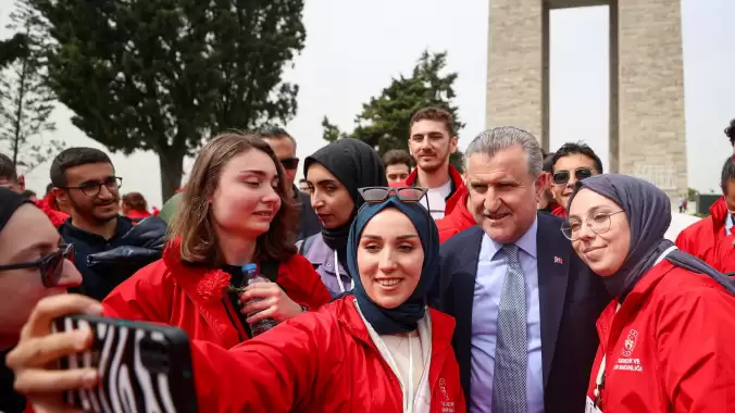 Bakan Bak: "Kadın sporcularımızla gurur duyuyoruz"