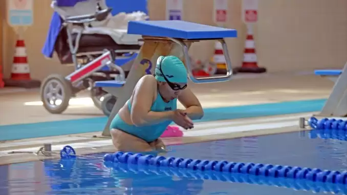 Engelli yüzücü Eylül, milli takım hedefiyle kulaç atıyor