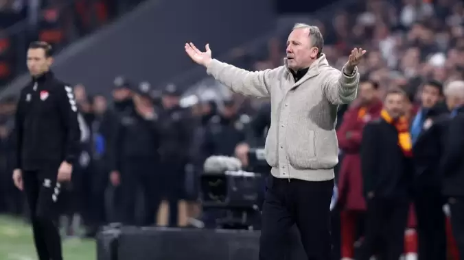 Sergen Yalçın çıldırdı: "Osimhen’in ikinci yarı yüzde yüz atılması lazım"