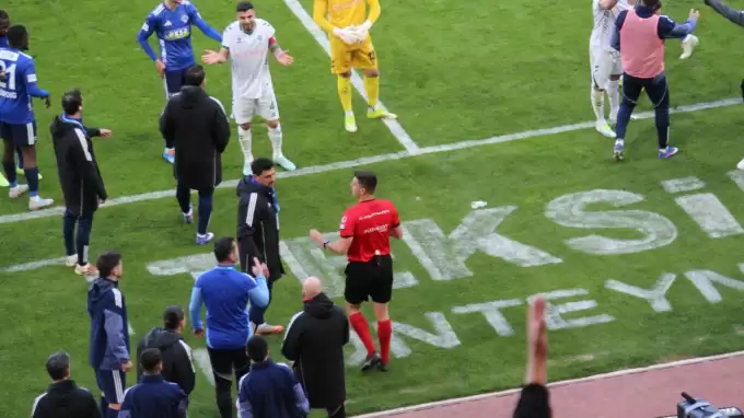 Konyaspor-Kasımpaşa maçı sonrası: "Hakem bizi katletti!"