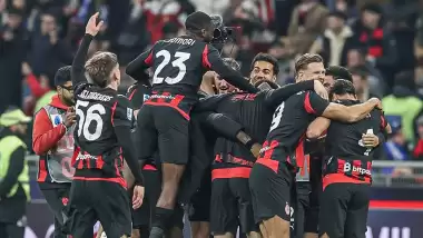 Milan, dev derbide Inter'i devirdi!