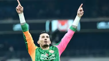 Kurtarışlarıyla derbiye damga vuran Uğurcan Çakır'ın sırrı ortaya çıktı!